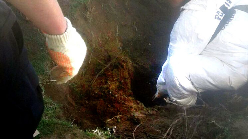 Así es el pozo que se hizo donde se encontró el barril (DyN).