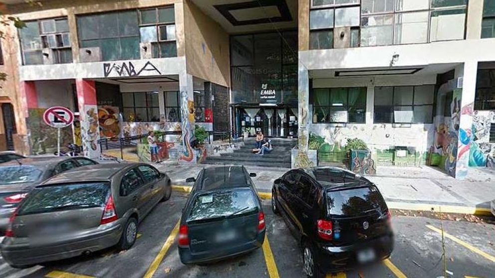 Alumno tuvo sexo con mamá de estudiante dentro del colegio