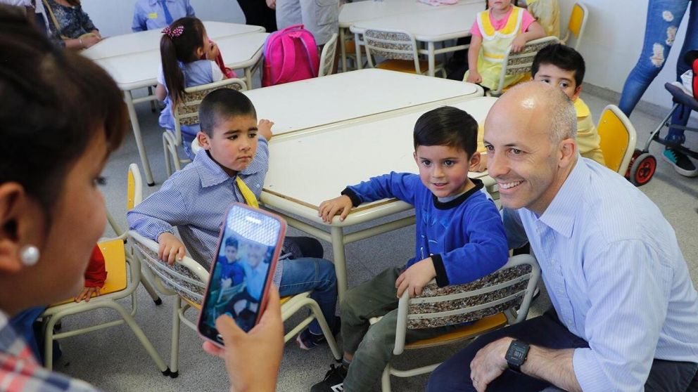 Ducoté inauguró dos jardines de infantes en Pilar