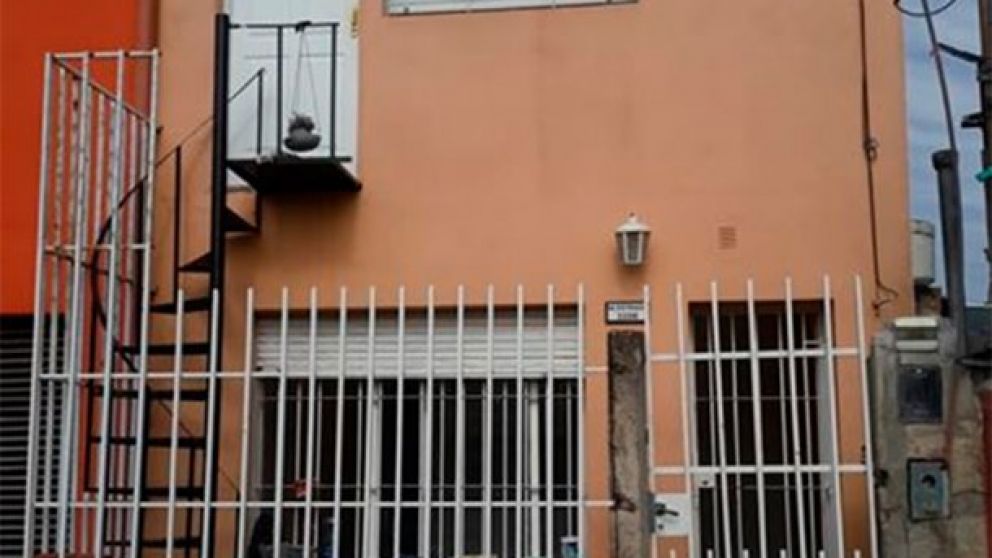 Esta es la casa que según sus propietarios, esta maldita por un asesinato.