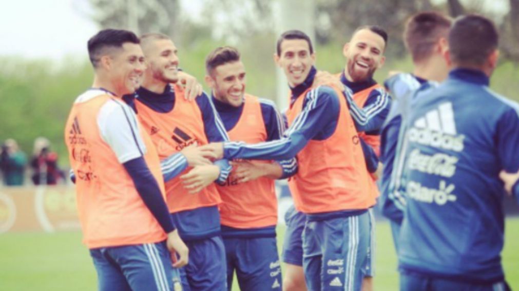 Los jugadores palpitaron en redes el partido ante Perú