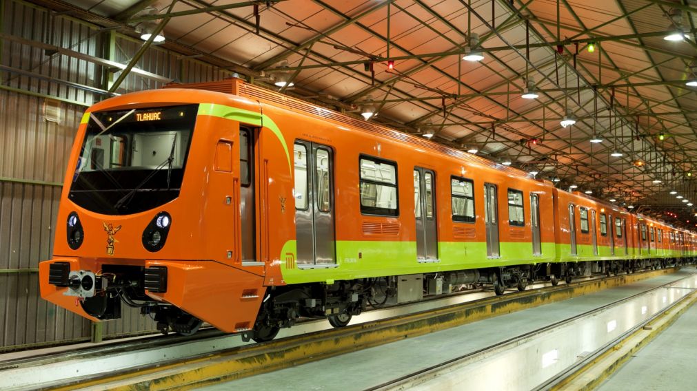El tren mutiló el cuerpo de la mujer sobre las vías.