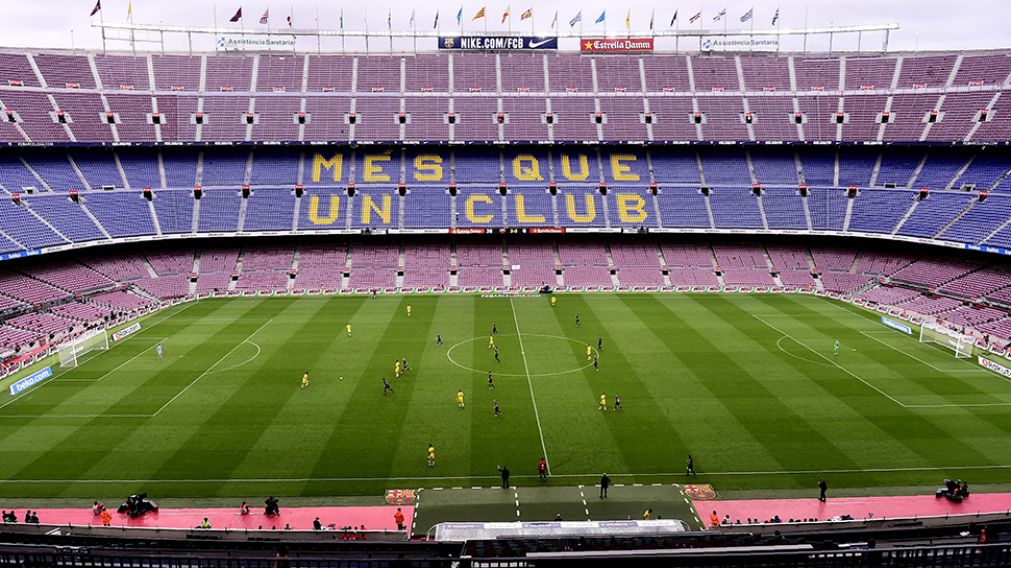 El Camp Nou desierto, una imagen rarísima (AFP)