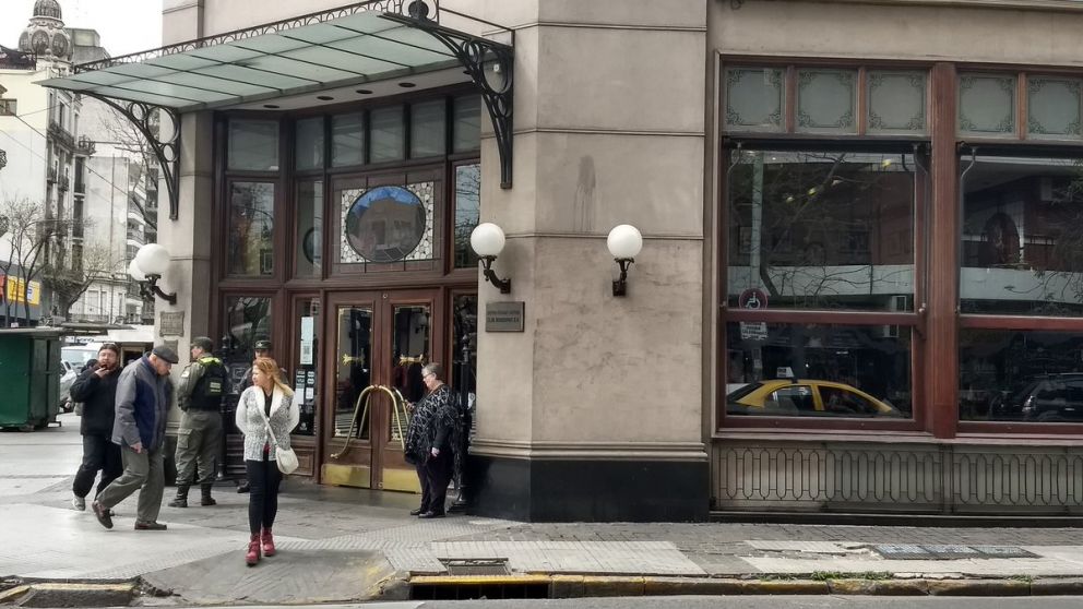 El bar ubicado en Rivadavia y Rincón, en el barrio porteño de Balvanera.