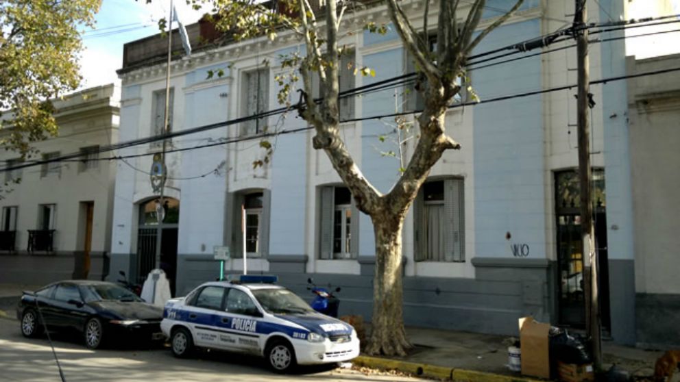 Policías de la comisaría 1a de Zárate se ocuparon de investigar el violento y aberrante hecho.