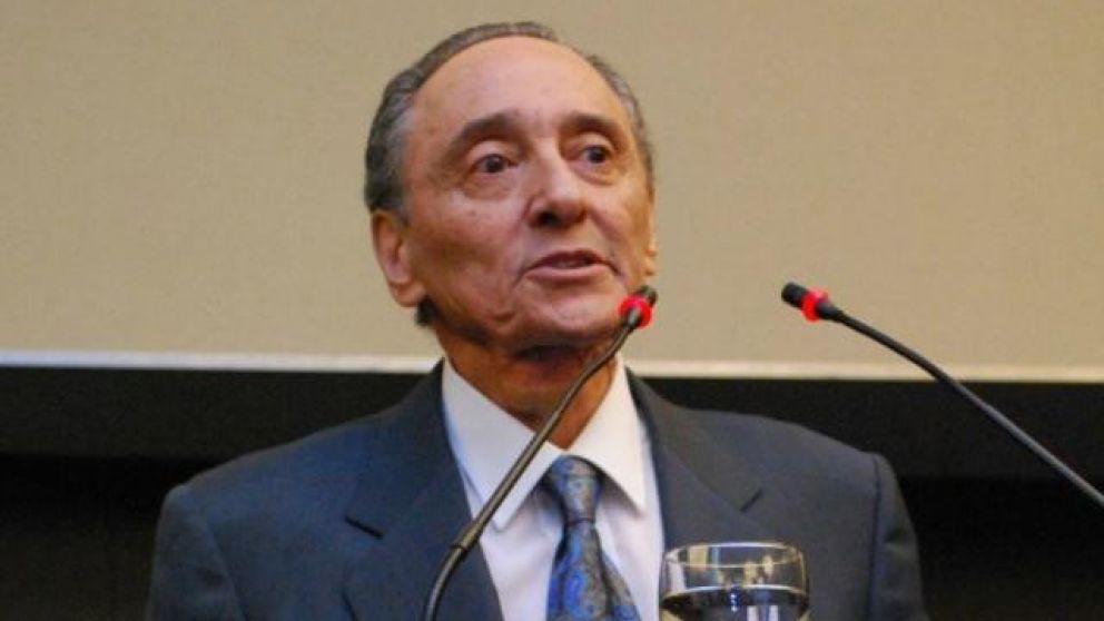 El líder del multimedio fue hospitalizado.