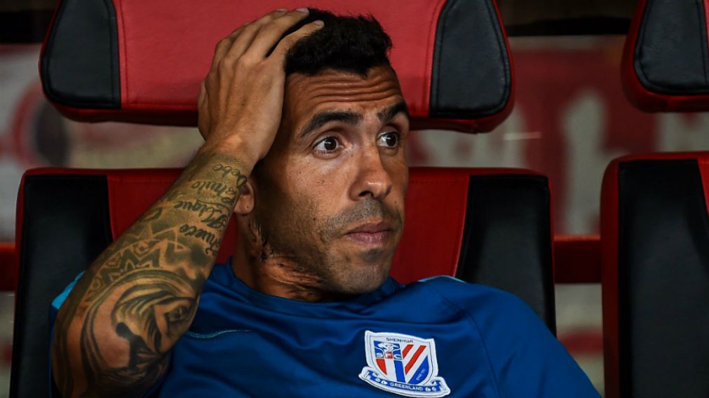 Revés para Tevez: "No puede ser titular únicamente por su fama"