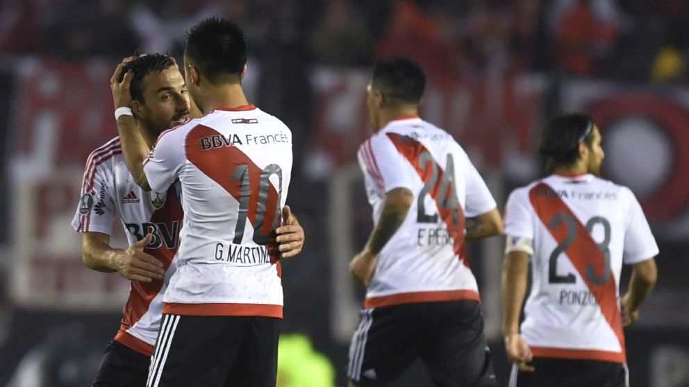 Buenos Aires: Ignacio Scocco festeja su gol, el segundo a favor de River, que supera a Jorge Wilstermann, de Bolivia, por 3 a 0 en el partido de vuelta de los cuartos de final de la Copa Libertadores. Foto: Alejandro Santa Cruz/Télam/cf 21/09/2017