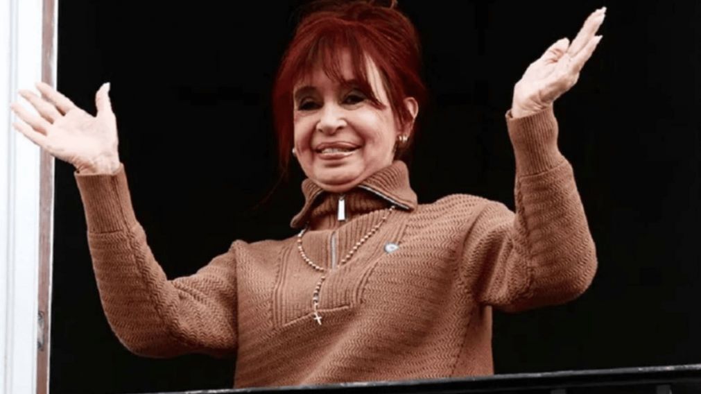 Cristina Kirchner presentó un recurso extraordinario para que le saquen la tobillera electrónica ante la negativa de la Corte Suprema