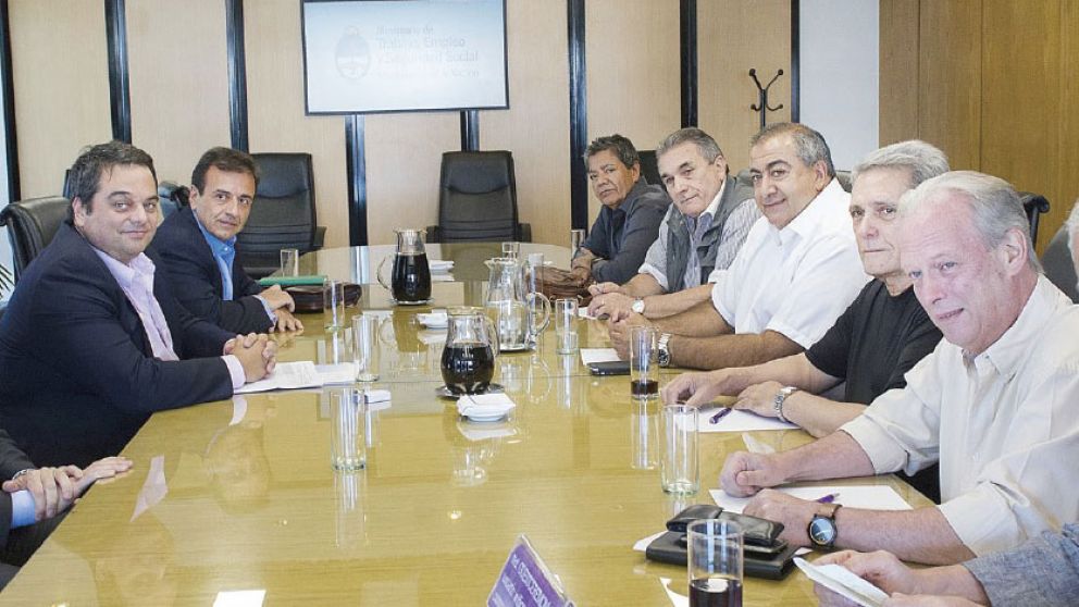 Triaca profundiza la sintonía fina con la CGT