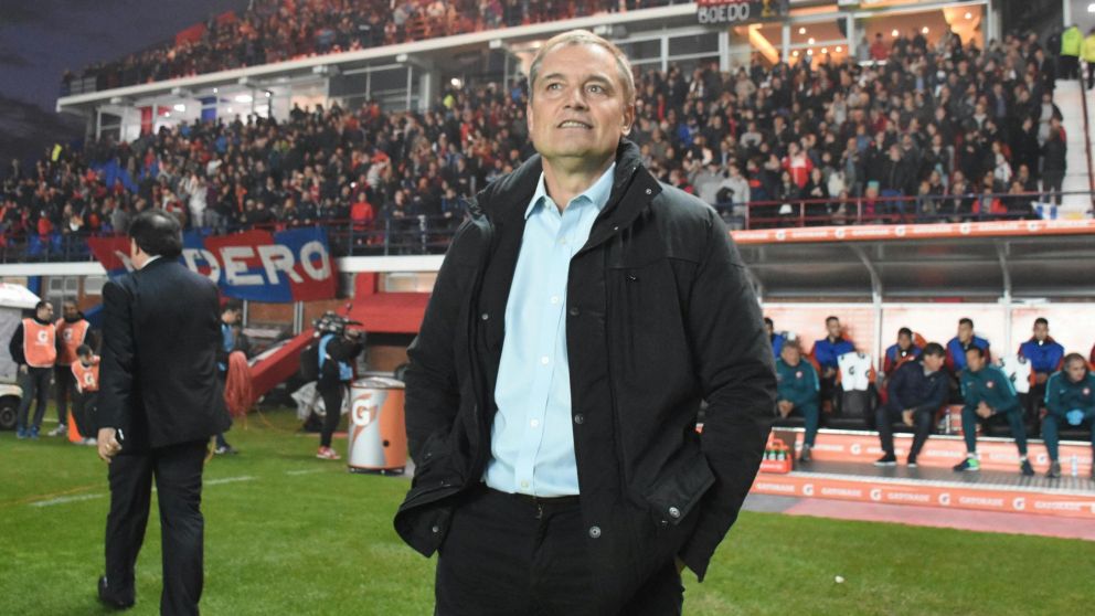 Aguirre, contento por la actuación de los jugadores (Pablo Villán-Crónica).