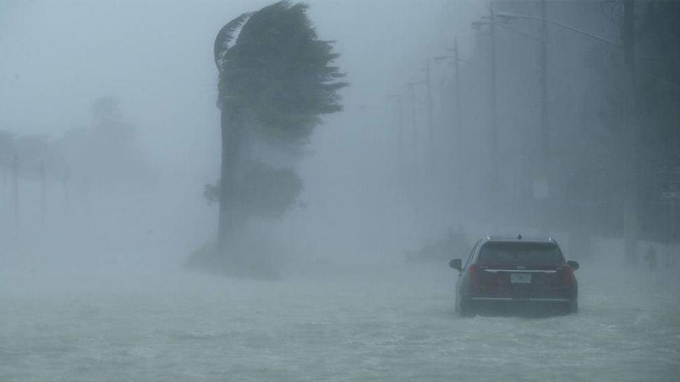 El huracán que causó destrozos en el Caribe se debilita día a día.