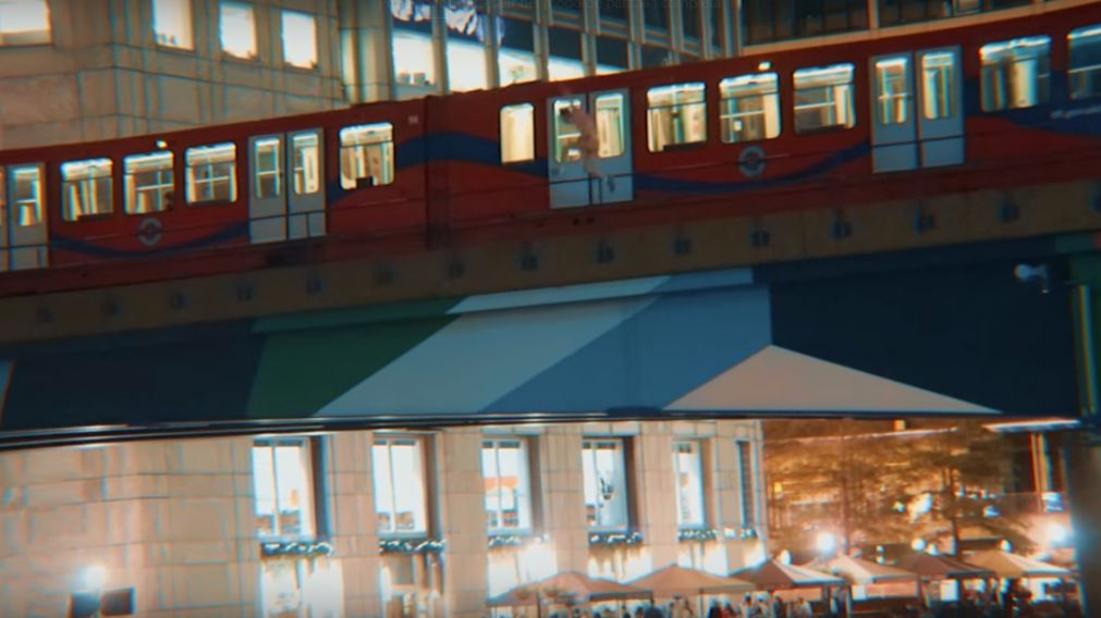 Youtubers juegan con sus vidas y se tiran de tren en marcha