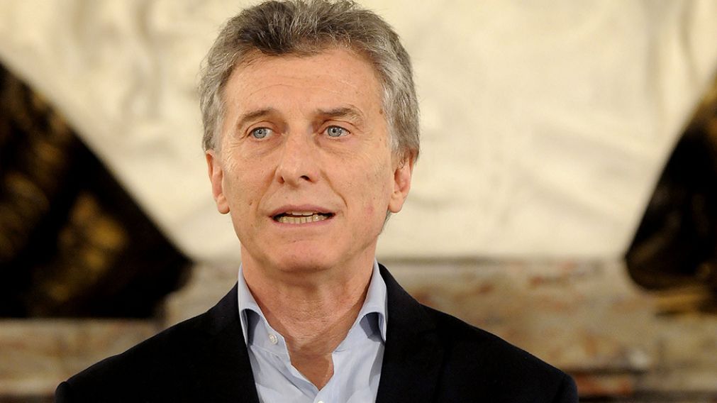 Polémica por foto de Macri con tiro en la cabeza