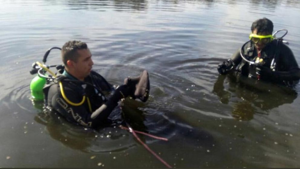 Jugaba con amigos y murió al caer en aguas contaminadas