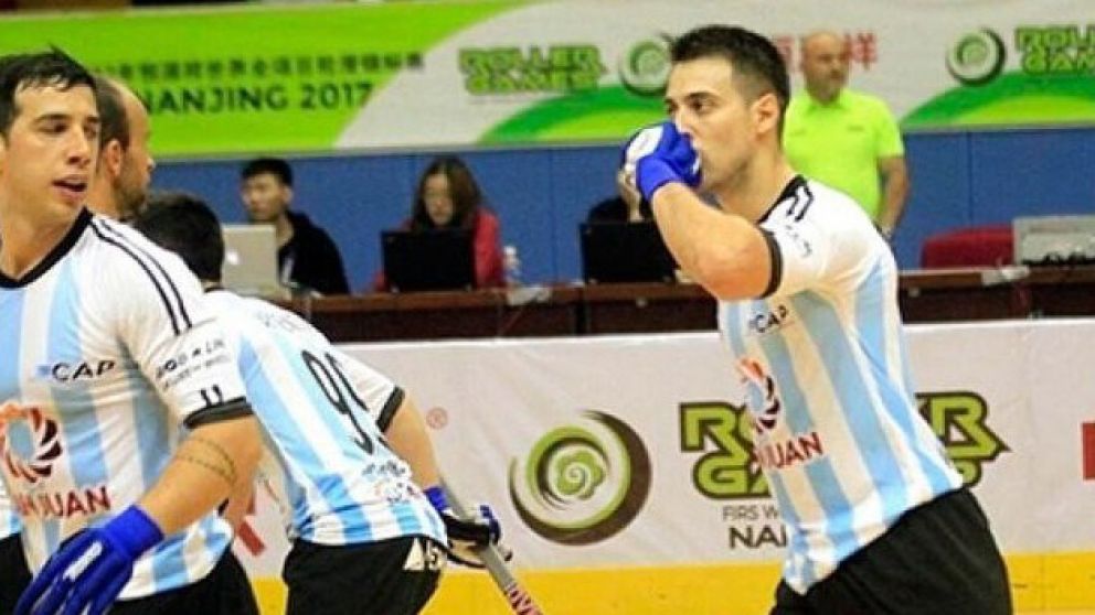 Argentina goleó a Italia y terminó primera en su grupo