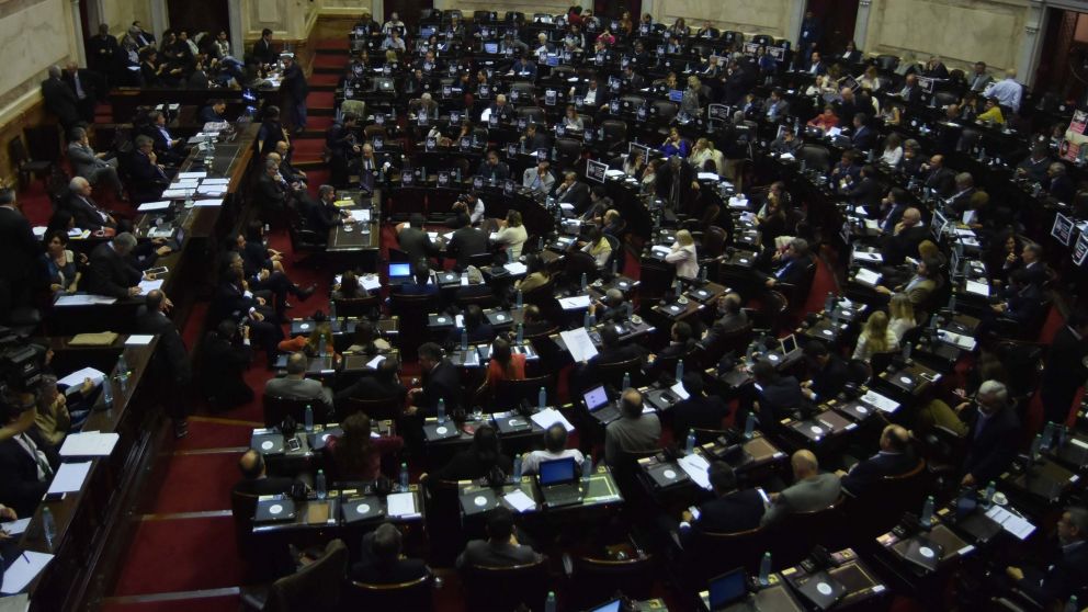 Debaten una posible reforma educativa