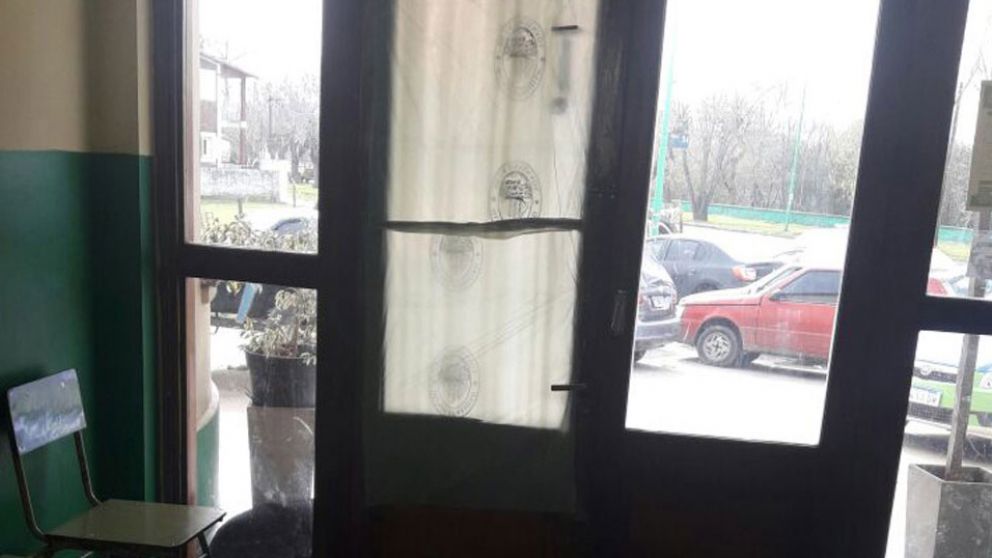 Golpeador fugó de comisaria a lo Messi: gambeteando