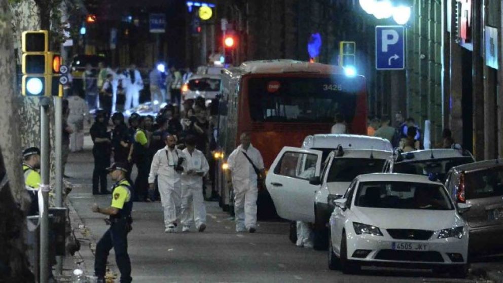 Hay al menos 77 heridos. (AFP)