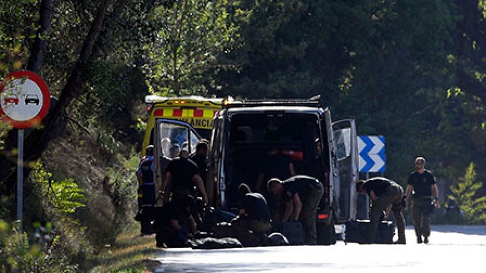 El hombre abatido llevaba en su cuerpo explosivos.