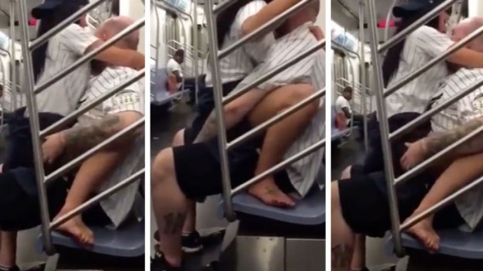 Una pareja fanática de los New York Yankees tuvo sexo en el subte.