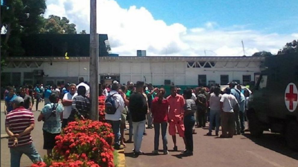 Al menos 37 muertos en c�rcel de Venezuela.