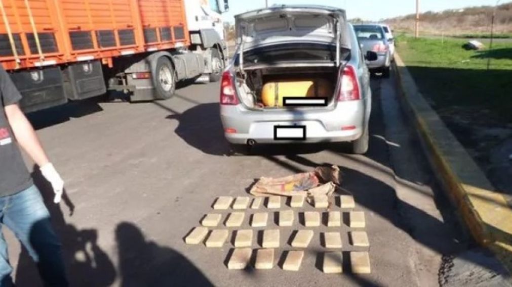 Para el diputado, su hijo detenido con drogas "es un perejil"