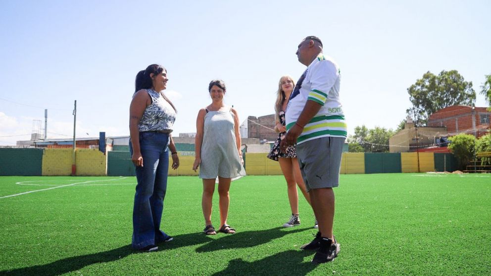 Obras que fortalecen a los clubes de barrio: avanza la cancha del Club San Pablo