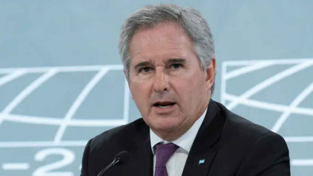 El canciller Pablo Quirno se solidarizó con Donald Trump tras el ataque armado.