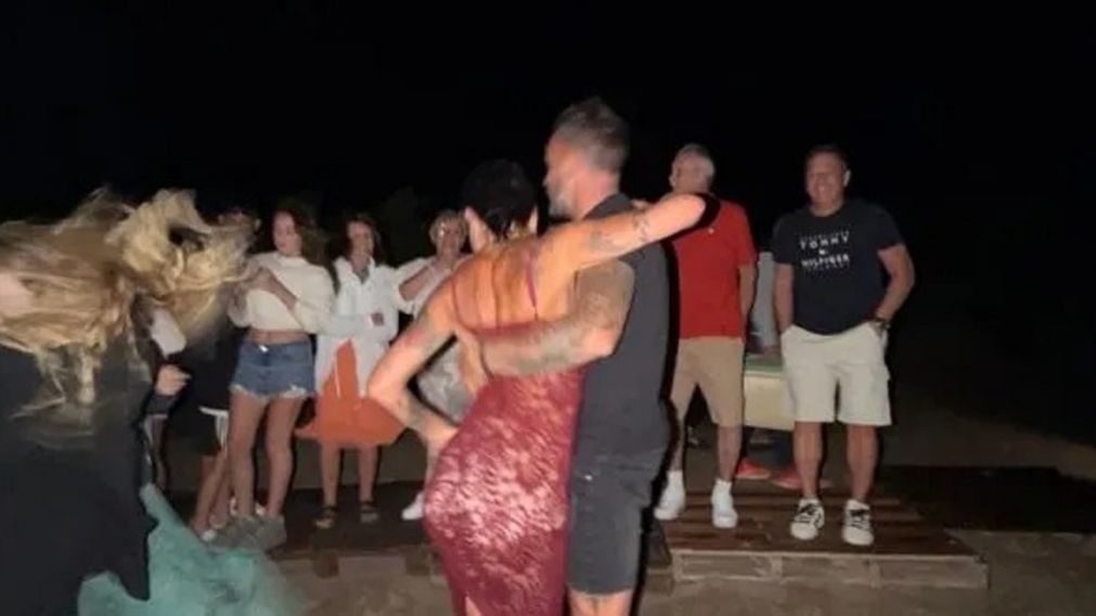 Una propuesta frente al mar: el recuerdo que compartió Mayra Mendoza a un mes del momento