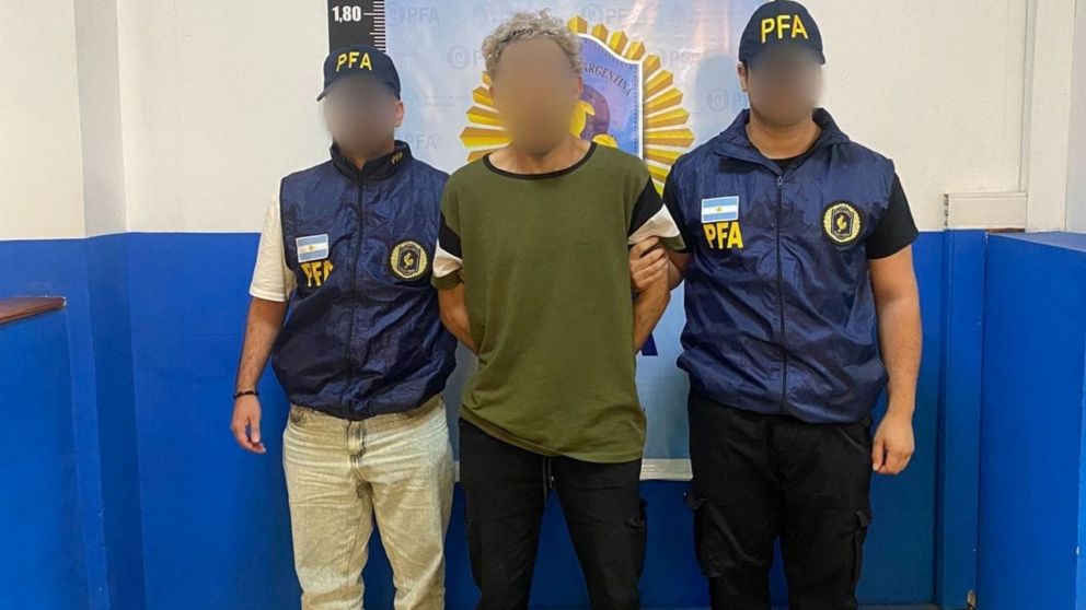 Tras un seguimiento encubierto, detuvieron a un hombre acusado de abusar de su hijastra de cuatro a�os (Imagen: Polic�a Federal Argentina).