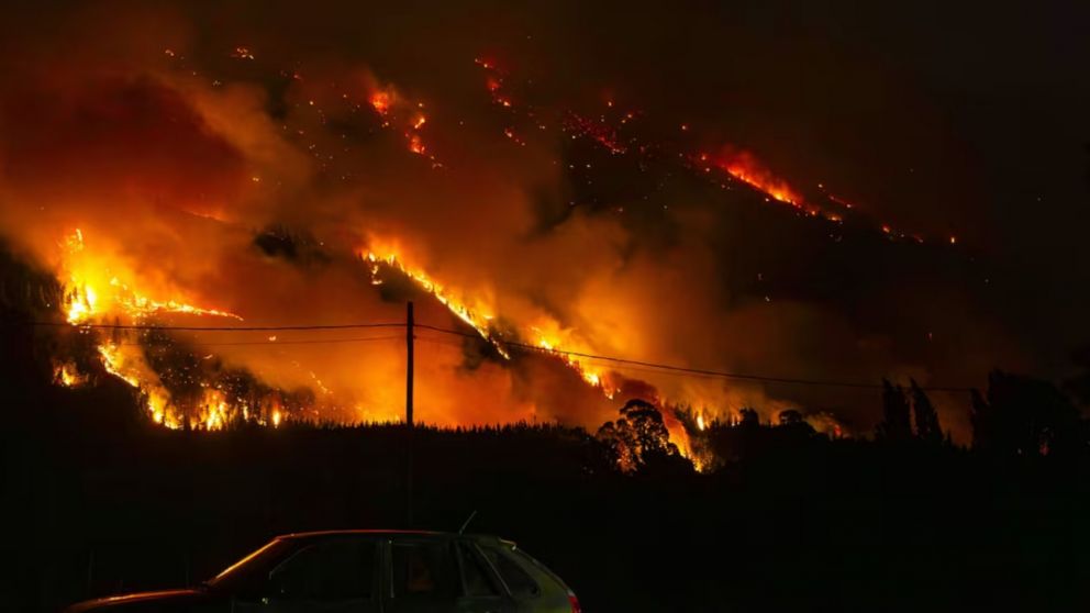 Más de 500 efectivos combaten los incendios en la Patagonia.
