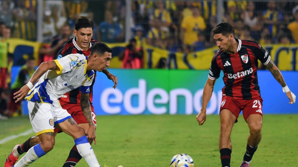 River y Rosario Central se enfrentan en un partido picado en la previa. 