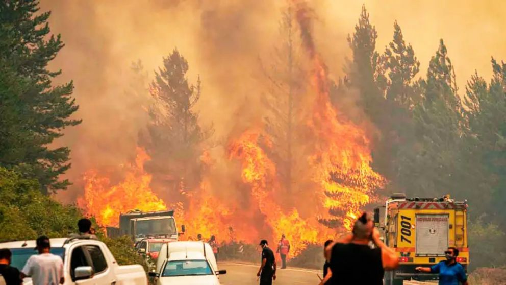 El Gobierno incorporó a la provincia de Santa Cruz en la emergencia por los incendios forestales (Imagen AFP).