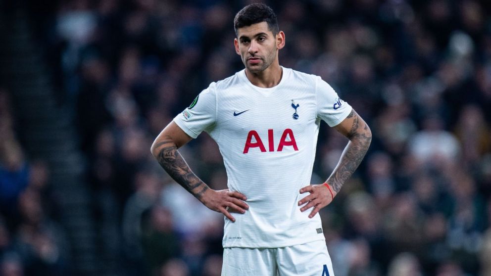 Su club se encuentra en el puesto 17 de la Premier League, a un punto del descenso.