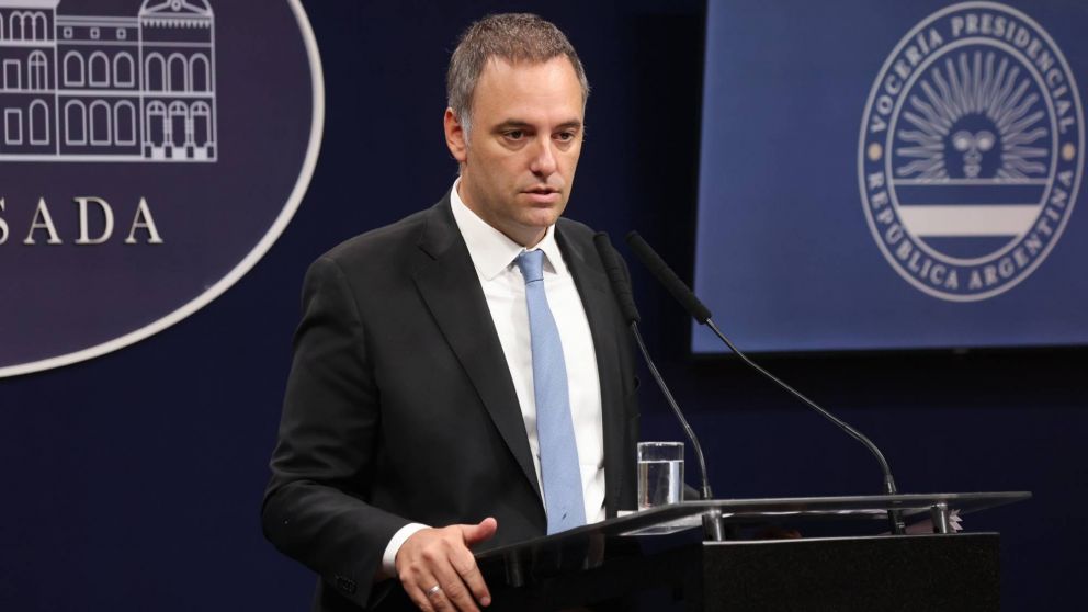 Manuel Adorni vuelve a dar una conferencia de prensa este mi�rcoles a las 11, tras los esc�ndalos.