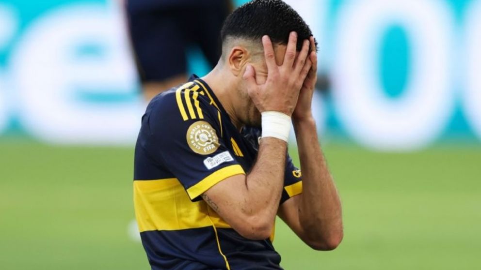 El mediocampista debe afrontar una larga recupración y recién estaría para luego del Mundial.