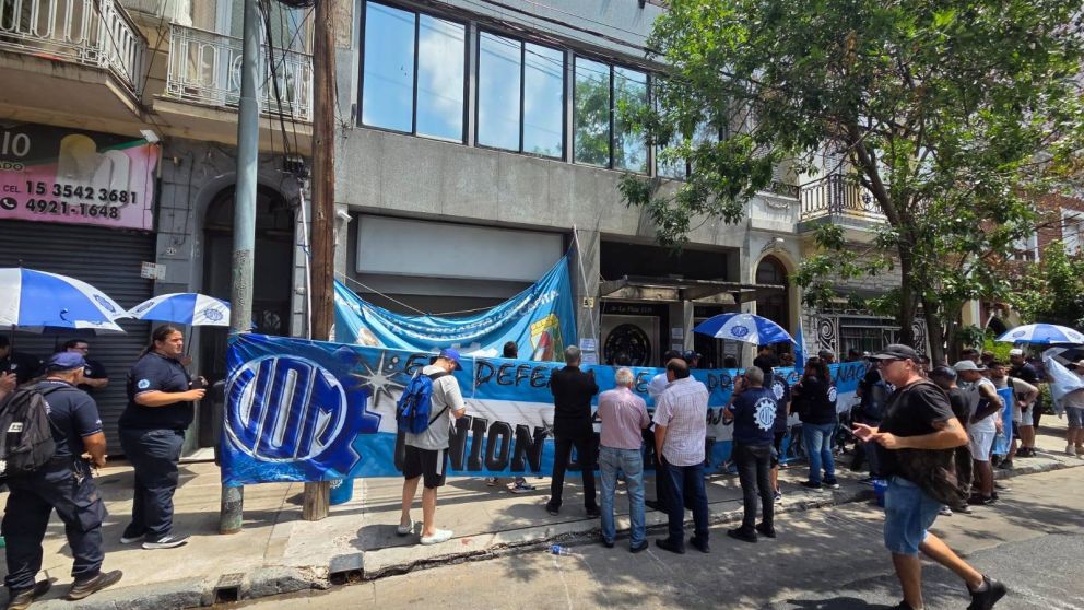 Conflicto en Industrias Berg: La UOM protestó contra el recorte salarial