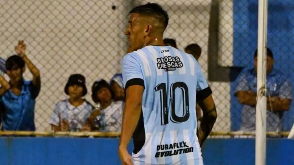 A Centurión lo recibiron con dureza en su nuevo club.