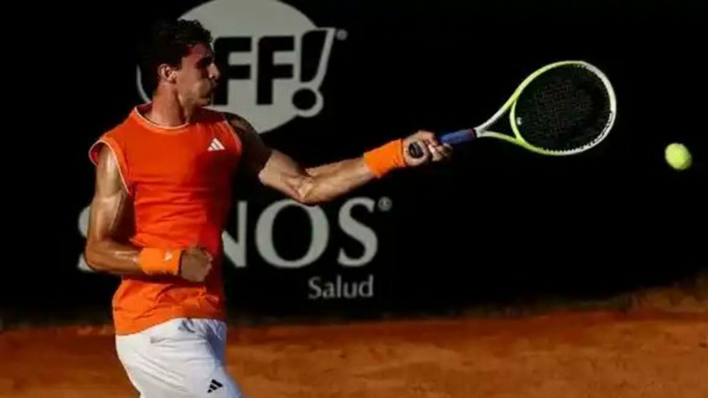 Cerúndolo se llevó un triunfo sufrido y avanza en el torneo rosarino.