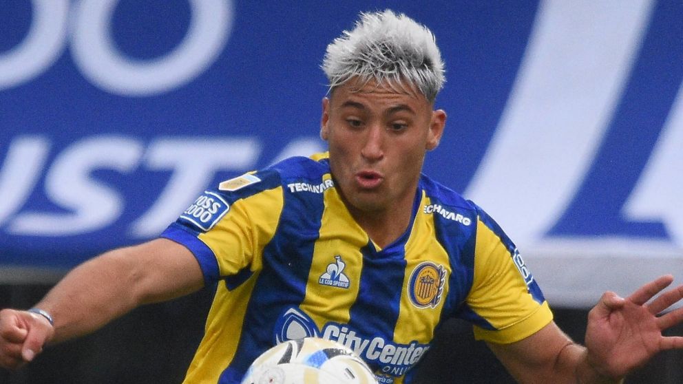 Alejo Véliz jugará en Rosario Central hasta mitad de año y luego se irá a Bahía.