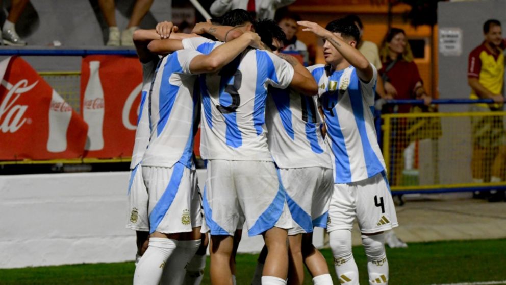 El presidente de la Cámara Argentina de Indumentaria, Claudio Drescher, contó que la AFA fabrica camisetas de la Selección nacional en otro país.