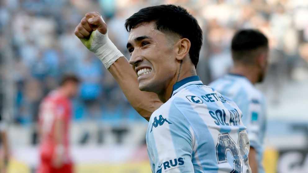 Racing le ganó con lo justo a Argentinos Juniors y consiguió su primer triunfo en el Torneo Apertura 2026