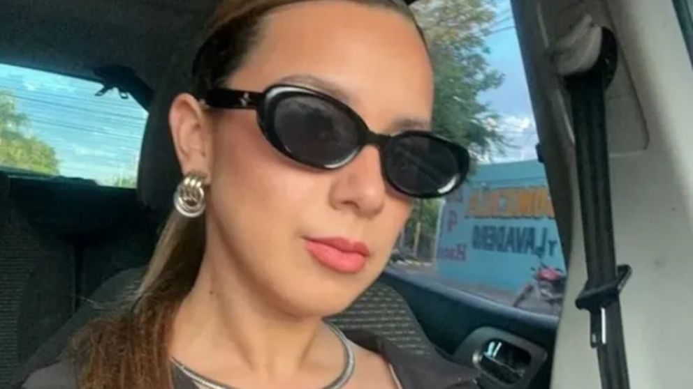 La joven detenida por racismo se reencontró con su familia en Brasil.