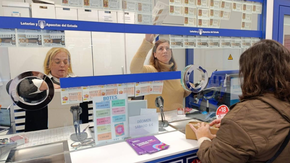 Se cayó de la cama, compró un boleto de lotería y ganó un premio millonario: "Fue el Señor"