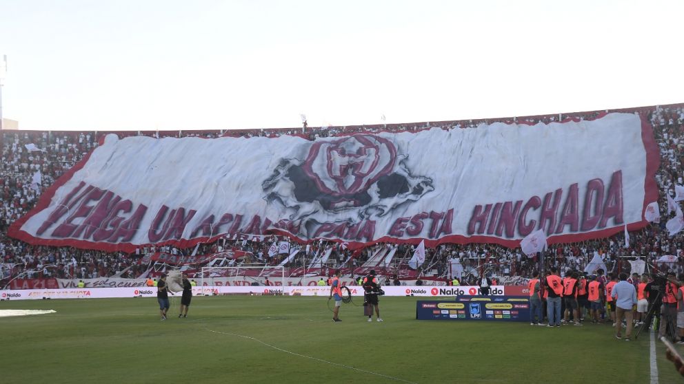 La gente de Huracán vivió el clásico con San Lorenzo con mucho fervor. Incluso, algunos se pasaron de la raya.