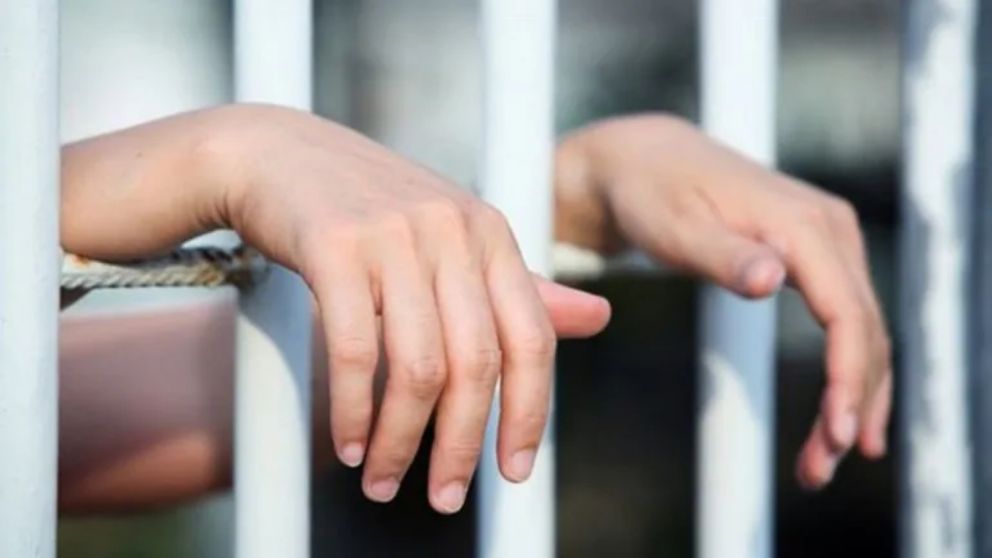 El análisis de especialistas en derecho penal sobre la baja de imputabilidad.