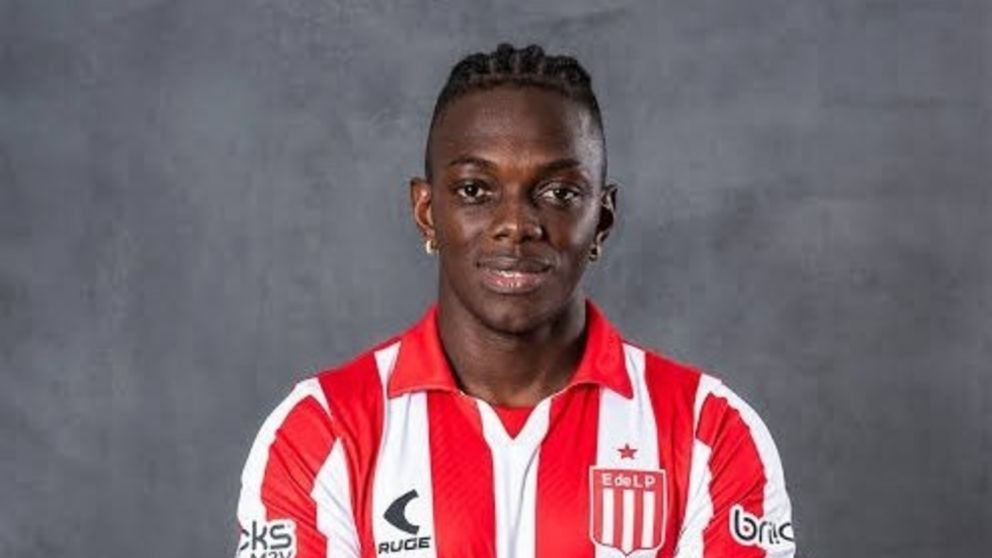 El colombiano no termina de cerrar su transferencia de Estudiantes de La Plata a Boca.