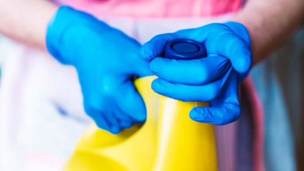 La ANMAT retiró del mercado varios productos de limpieza y cosméticos (imagen ilustrativa).