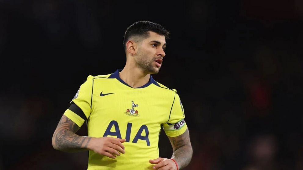 Cristian Romero no la está pasando nada bien en Tottenham.